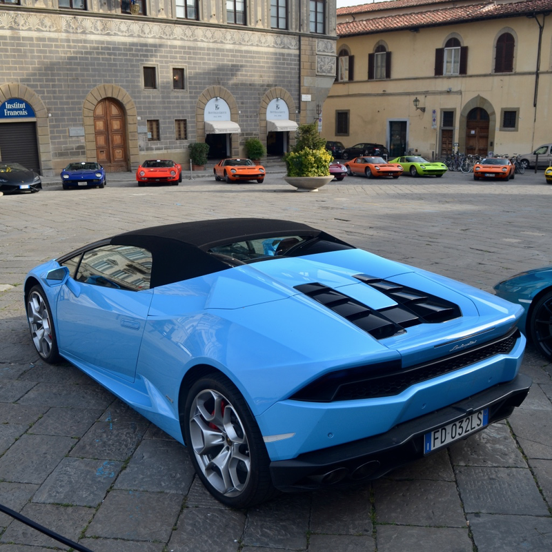 Illustration for article titled Random Lambo rally outside my hotel (Florence, Italy)